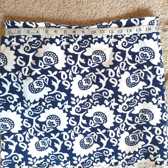 Talbots Women's Blue And White Floral Print Lace Trimmed Side Zip Skirt -Size 12 - Picture 4 of 8